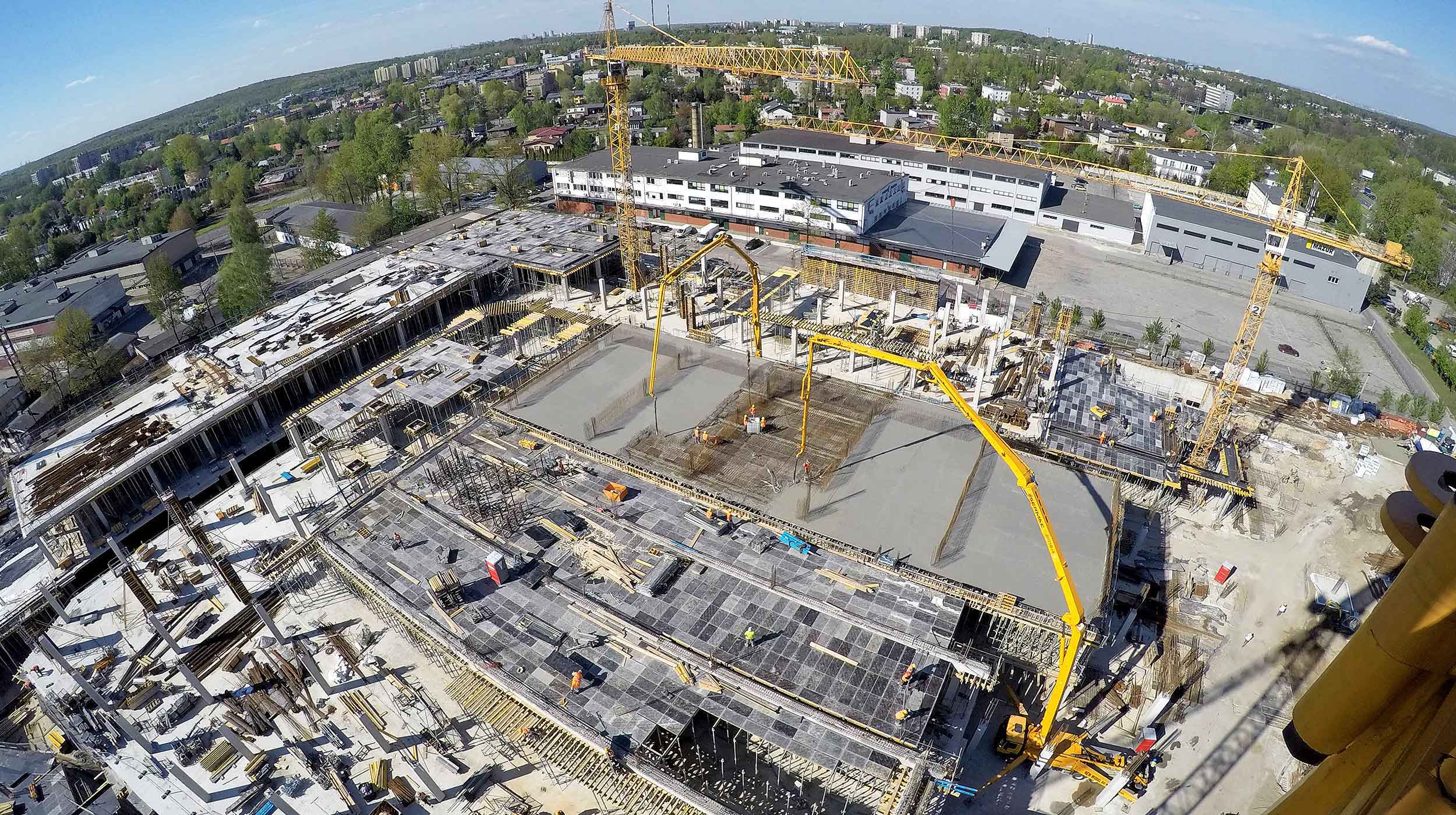 Encofrados modulares y de vigas para la ejecución de estructuras horizontales de concreto: losas macizas, aligeradas, inclinadas, losas vistas etc.