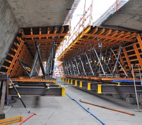 Hastial y ala del puente empujado