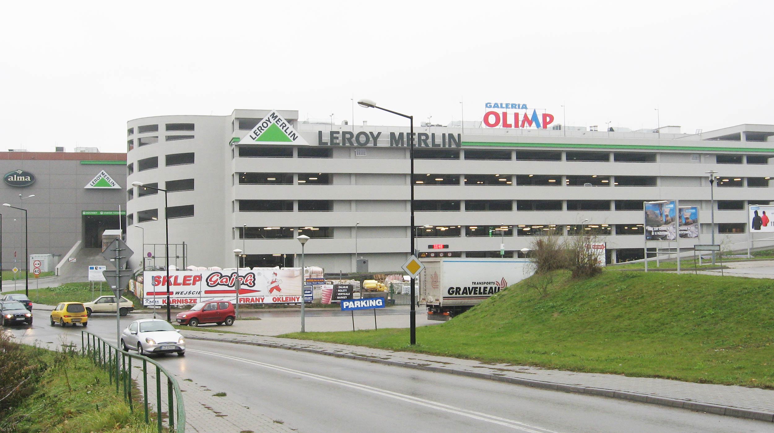 El mayor centro comercial de la provincia de Lublin, con una superficie total de 126.000 m².