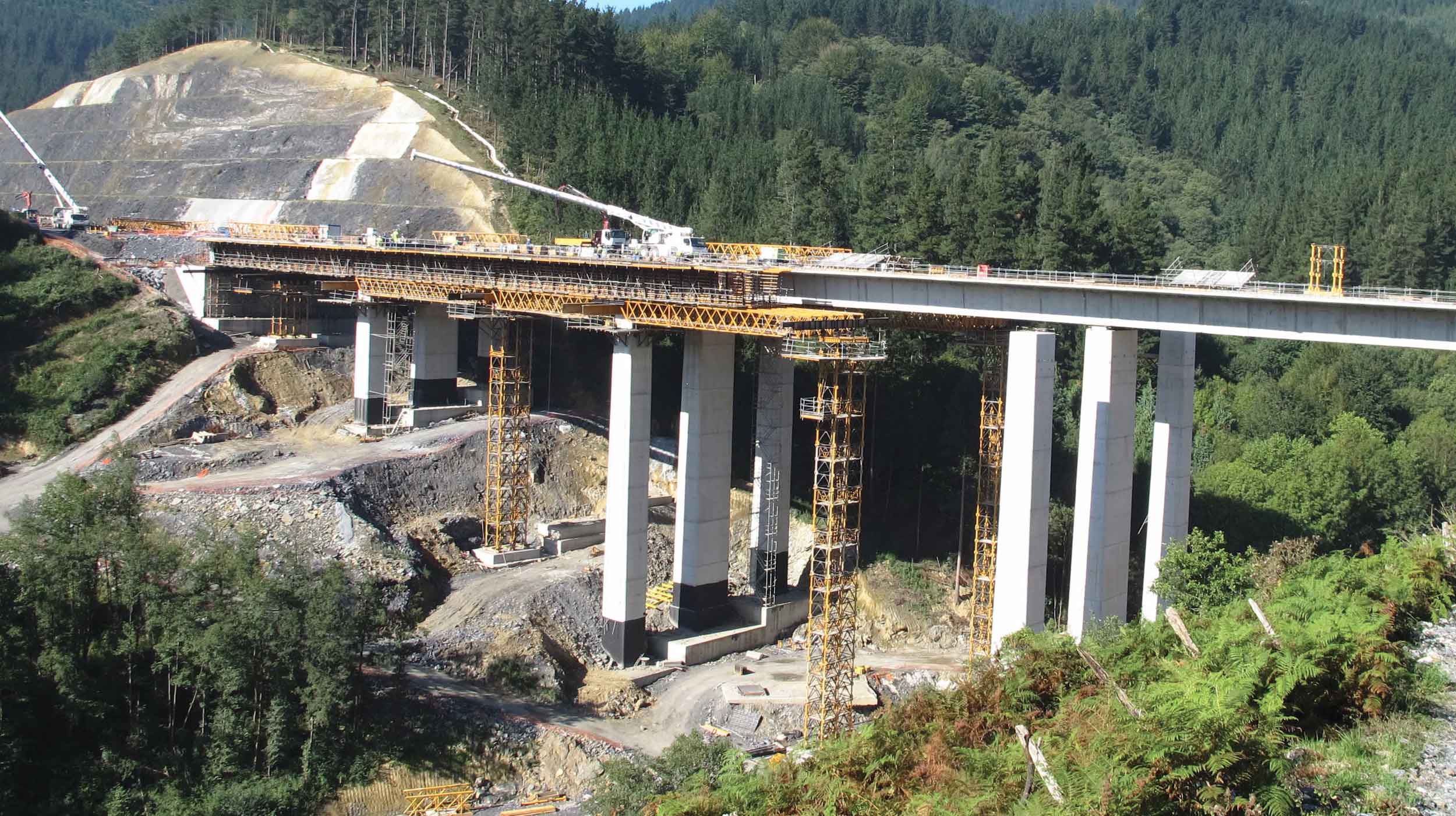 Esta infraestructura se enmarca en la línea de alta velocidad Gasteiz/Vitoria-Bilbao-Donostia/San Sebastián, dentro del tramo Arrasate/Mondragón-Elorrio.