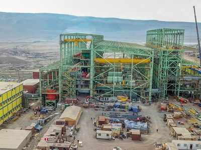 Cimentación, construcción y montaje en la ampliación de operaciones de la mina de hierro Shougang