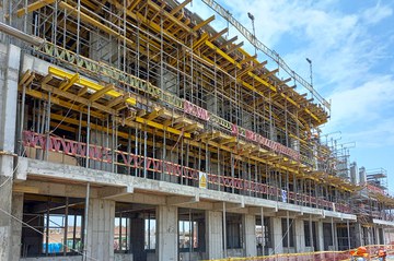 Encofrados y andamios ULMA en la construcción de tres colegios