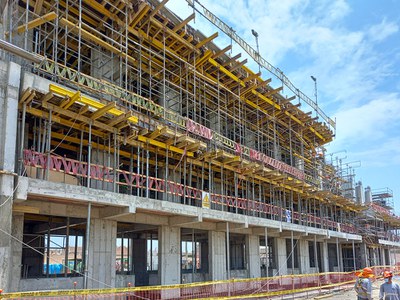 Encofrados y andamios ULMA en la construcción de tres colegios