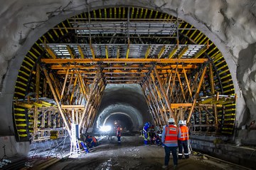 Soluciones ULMA tanto para túnel en mina como falso túnel