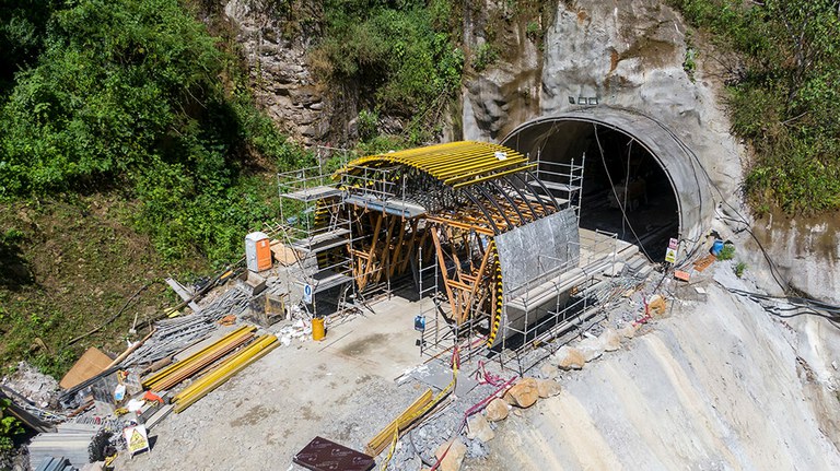 Soluciones ULMA tanto para túnel en mina como falso túnel