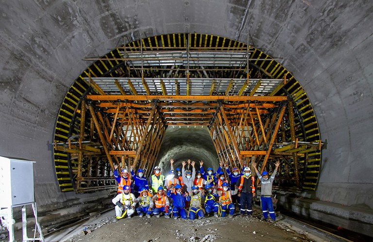 Soluciones ULMA tanto para túnel en mina como falso túnel