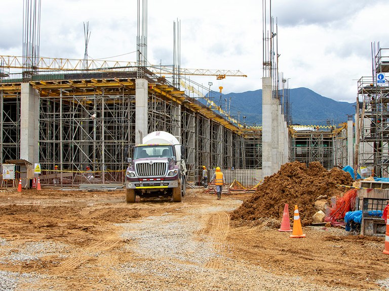 Soluciones y acompañamiento técnico de ULMA para la construcción de un nuevo centro comercial en Tarapoto