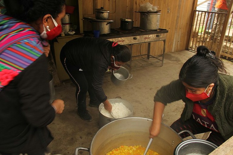 ULMA colabora con la iniciativa solidaria “Olla Comunitaria de Balcones del Paraíso”