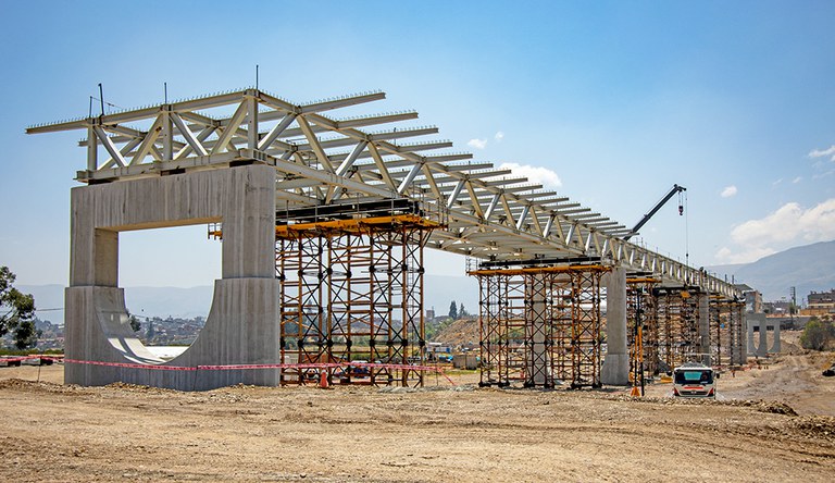 Presentes en la construcción del Puente Comuneros II