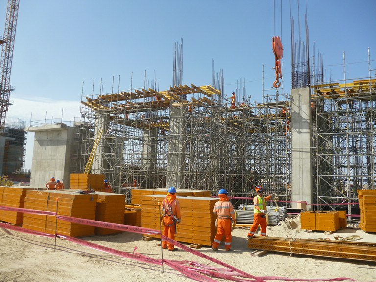 ULMA presente en la construcción de la moderna planta de cementos Pacasmayo