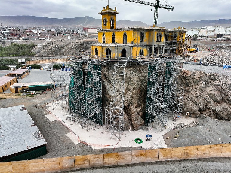 ULMA participa en la rehabilitación de un monumento histórico nacional: El Castillo Forga de Mollendo, Arequipa